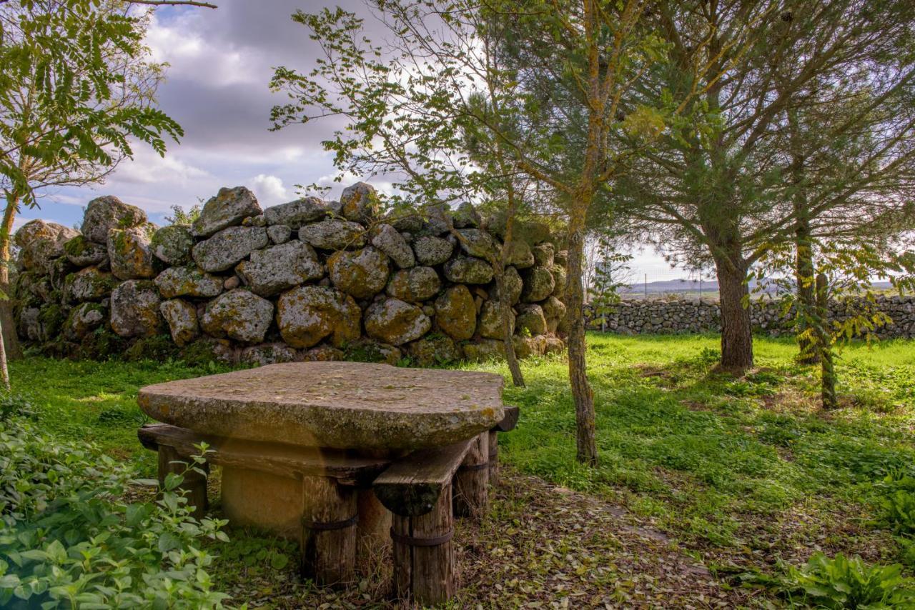 Agriturismo Nuragh'Elighe Sindia Bagian luar foto