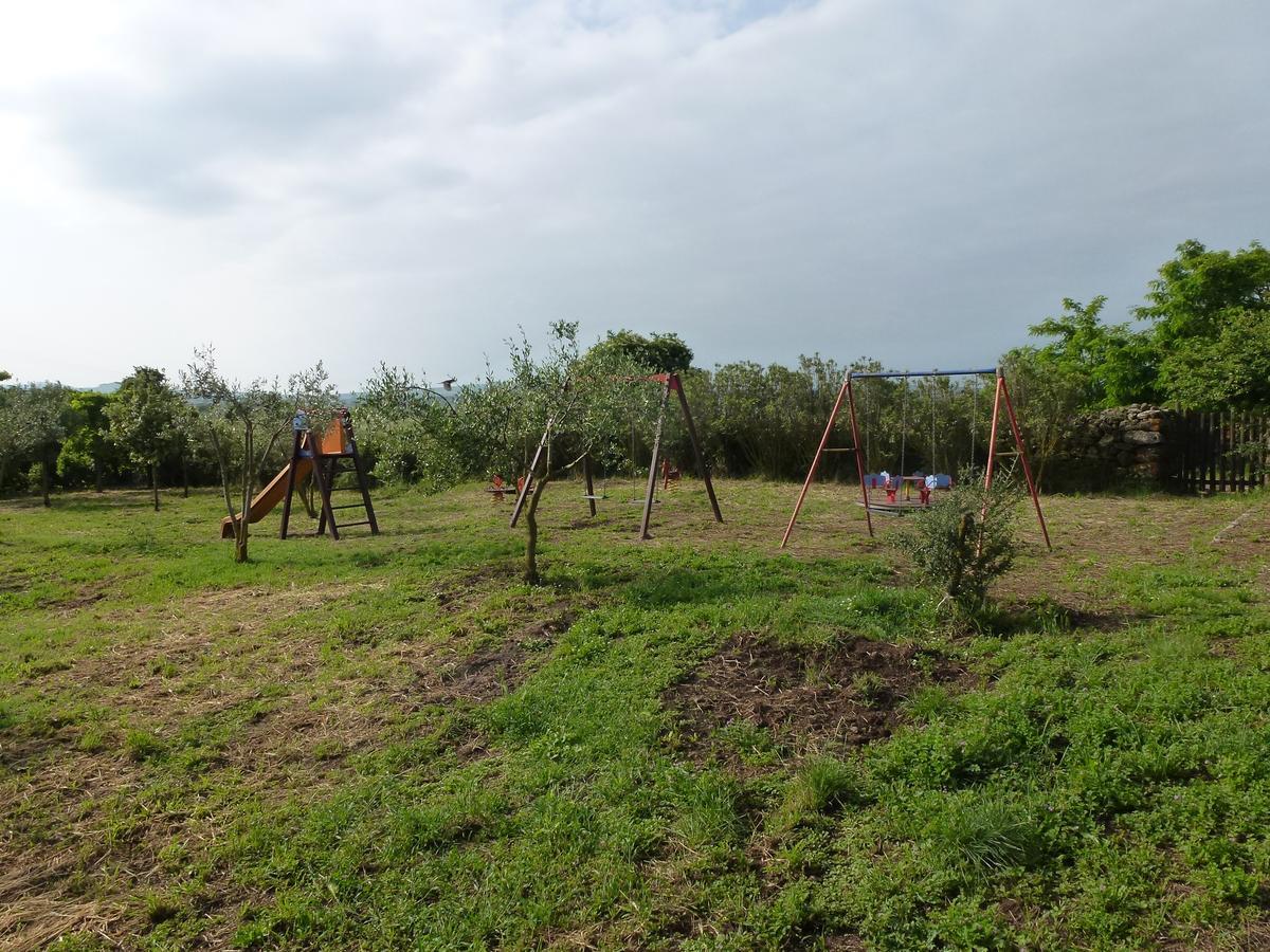 Agriturismo Nuragh'Elighe Sindia Bagian luar foto