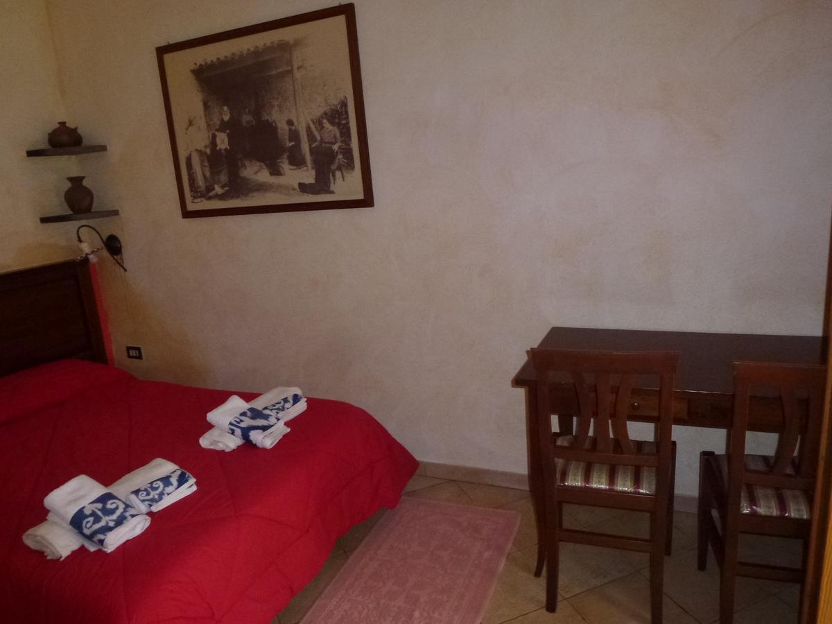 Agriturismo Nuragh'Elighe Sindia Bagian luar foto