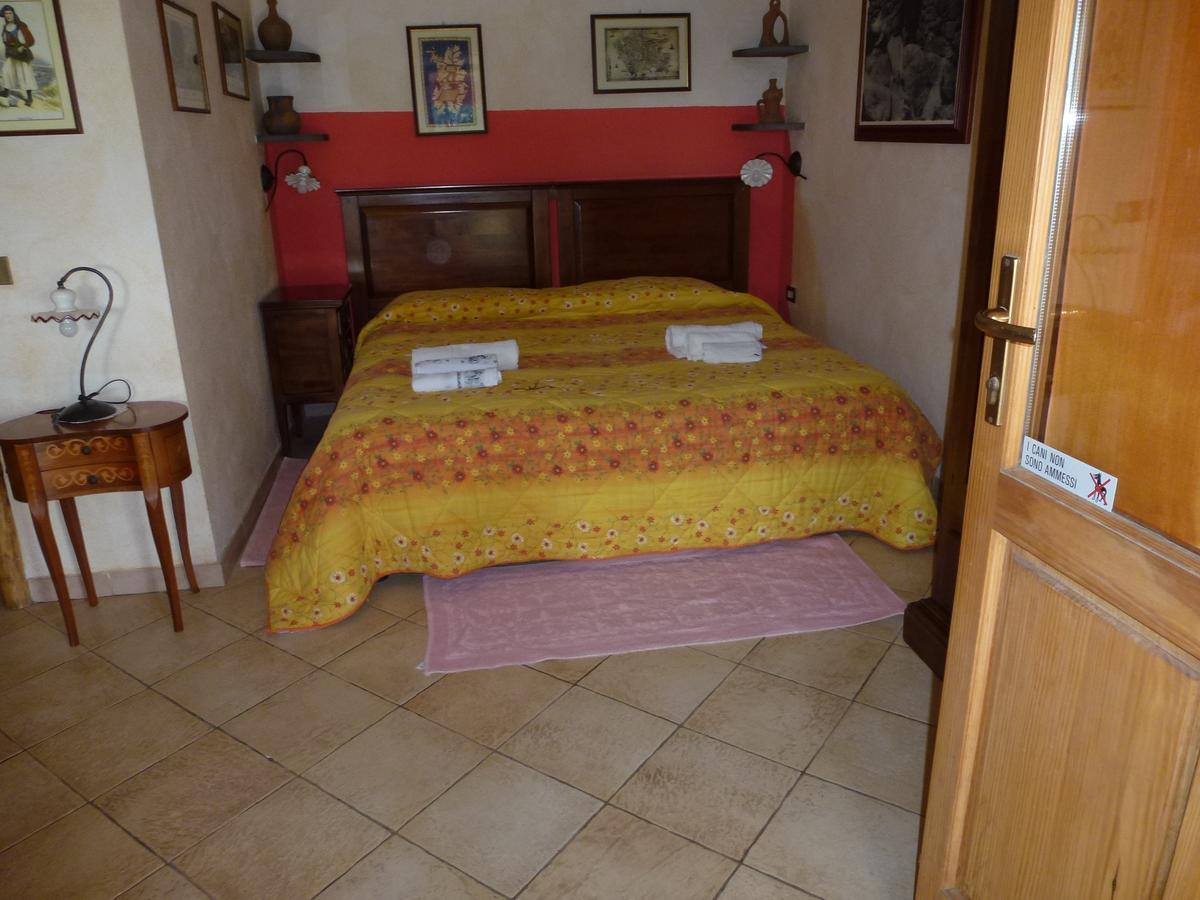 Agriturismo Nuragh'Elighe Sindia Bagian luar foto